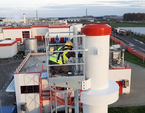 Kolejne kominy na tej inwestycji